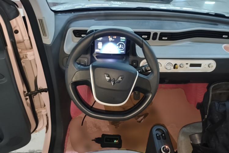 Used Wuling Hongguang MINIEV 2021 Macaron Fashion Model Lithium Iron Phosphate Steering Wheel