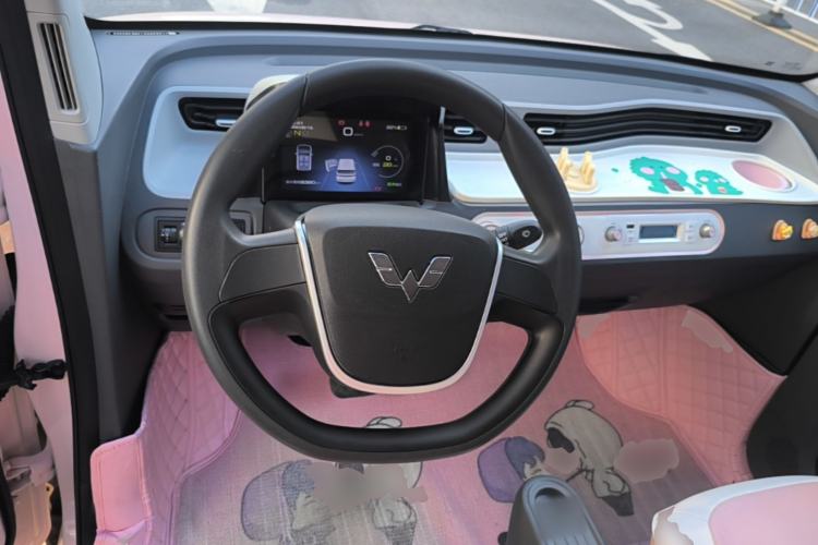 Used Wuling Hongguang MINIEV 2021 Macaron Fashion Model Lithium Iron Phosphate Steering Wheel
