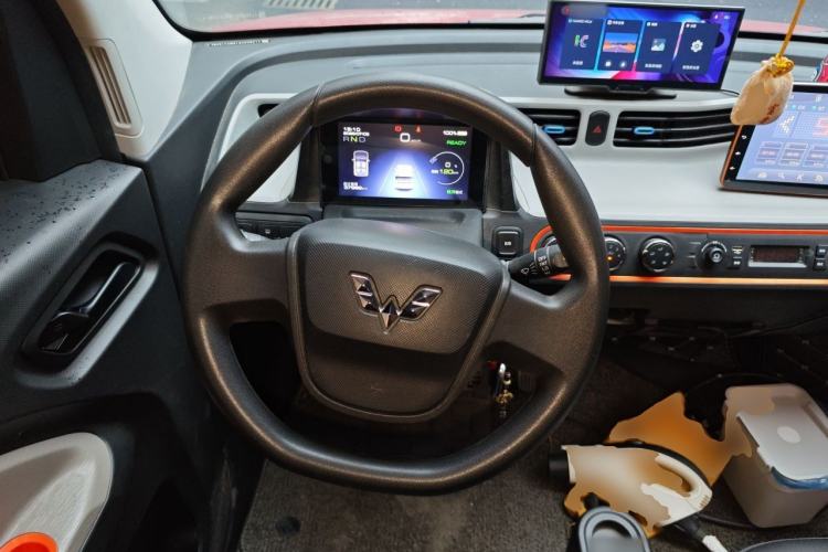 Used Wuling Hongguang MINIEV 2021 Macaron Fashion Edition Lithium-Ion Battery Steering Wheel