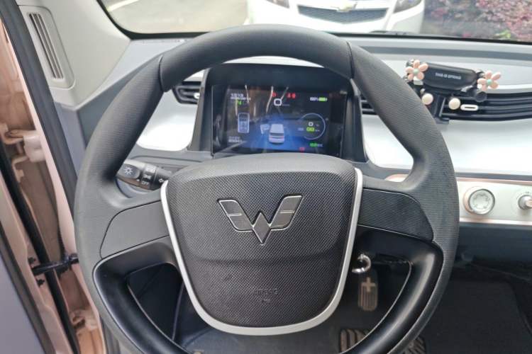 Used Wuling Hongguang MINIEV 2021 Macaron Fashion Edition Lithium-Ion Battery Steering Wheel
