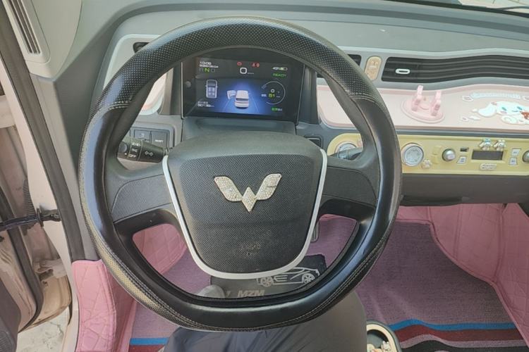 Used Wuling Hongguang MINIEV 2021 Macaron Fashion Edition Lithium-Ion Battery Steering Wheel