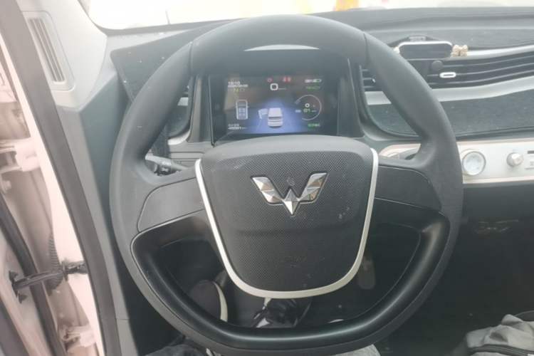 Used Wuling Hongguang MINIEV 2021 Macaron Premium Model – Lithium Iron Phosphate Steering Wheel