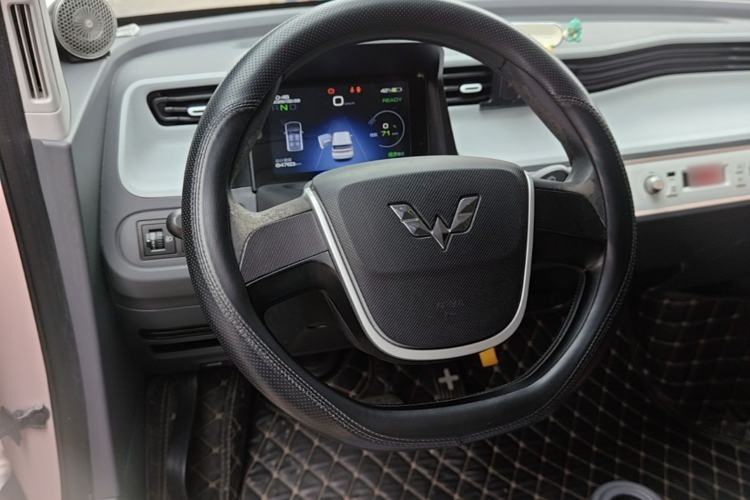 Used Wuling Hongguang MINIEV 2021 Macaron Premium Model – Lithium-NMC Steering Wheel