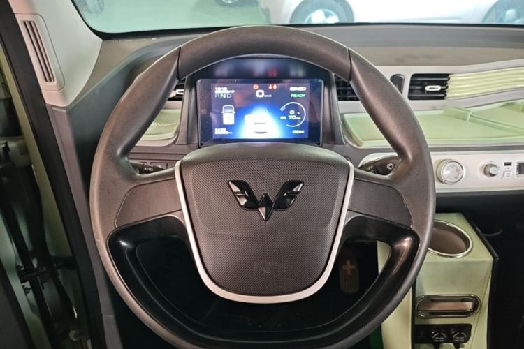 Used Wuling Hongguang MINIEV 2021 Macaron Fashion Model Lithium Iron Phosphate Steering Wheel