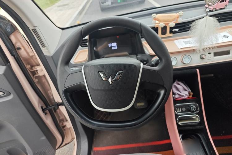 Used Wuling Hongguang MINIEV 2021 Macaron Premium Model – Lithium Iron Phosphate Steering Wheel