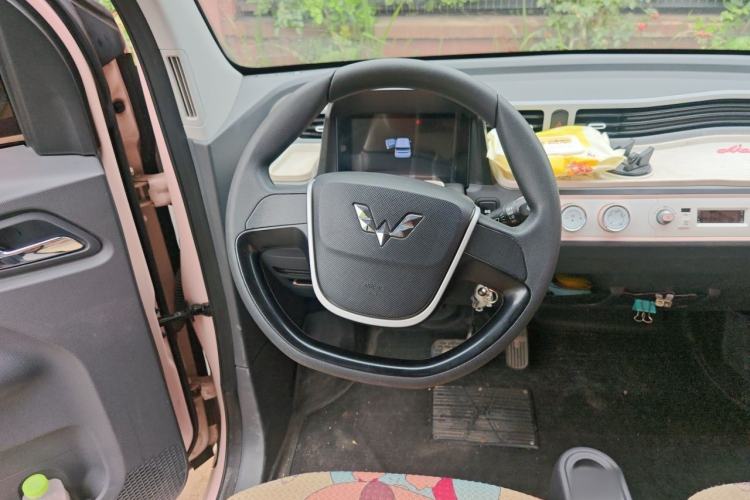 Used Wuling Hongguang MINIEV 2021 Macaron Premium Model – Lithium Iron Phosphate Steering Wheel