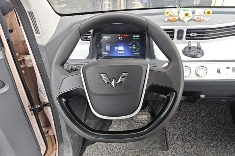 Used Wuling Hongguang MINIEV 2021 Macaron Premium Model – Lithium Iron Phosphate Steering Wheel