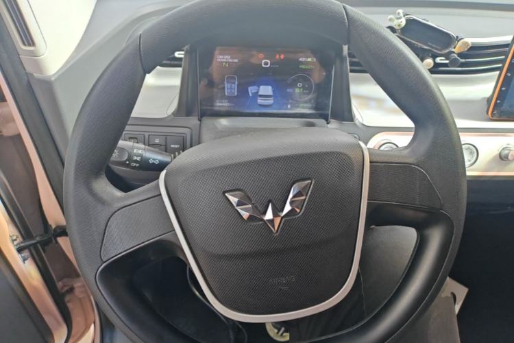 Used Wuling Hongguang MINIEV 2021 Macaron Fashion Model Lithium Iron Phosphate Steering Wheel