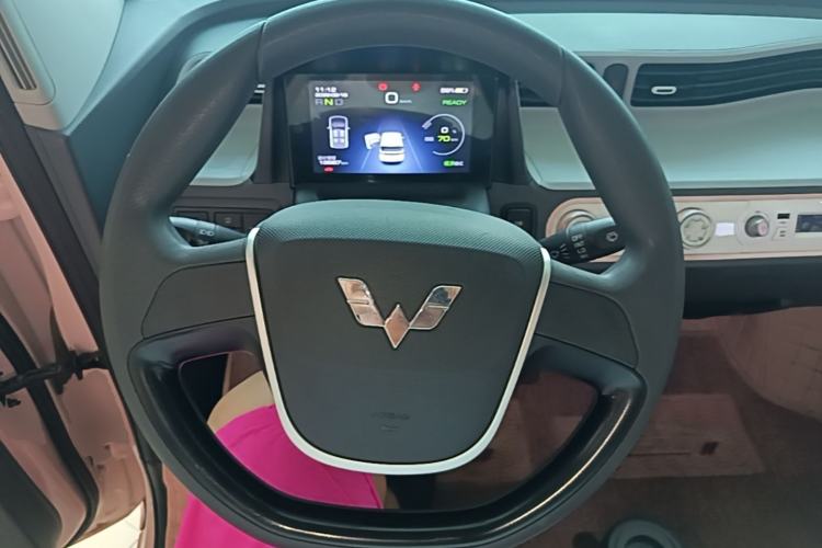 Used Wuling Hongguang MINIEV 2021 Macaron Premium Model – Lithium-NMC Steering Wheel