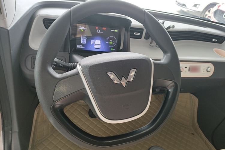 Used Wuling Hongguang MINIEV 2021 Macaron Fashion Model Lithium Iron Phosphate Steering Wheel