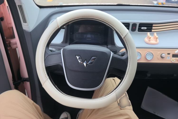 Used Wuling Hongguang MINIEV 2021 Macaron Premium Model – Lithium Iron Phosphate Steering Wheel