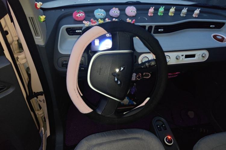 Used Wuling Hongguang MINIEV 2021 Macaron Premium Model – Lithium Iron Phosphate Steering Wheel