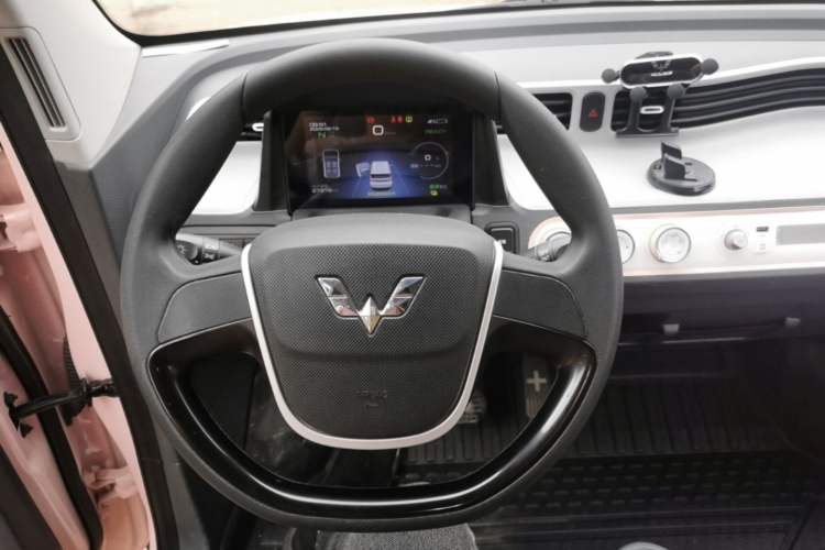 Used Wuling Hongguang MINIEV 2021 Macaron Sandwich Model 170 km Lithium Iron Phosphate Steering Wheel