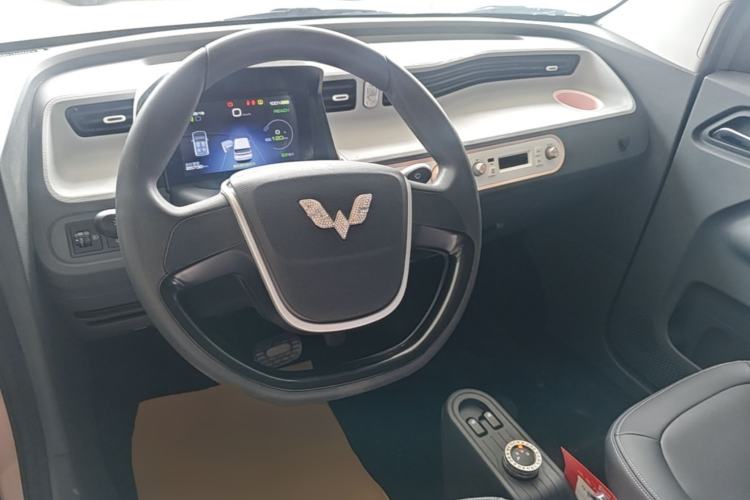 Used Wuling Hongguang MINIEV 2021 Macaron Fashion Edition Lithium-Ion Battery Steering Wheel