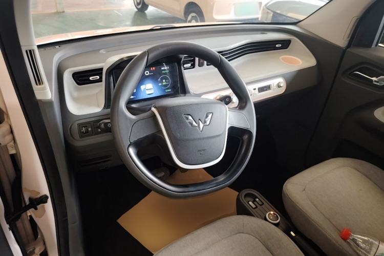 Used Wuling Hongguang MINIEV 2021 Macaron Fashion Model Lithium Iron Phosphate Steering Wheel