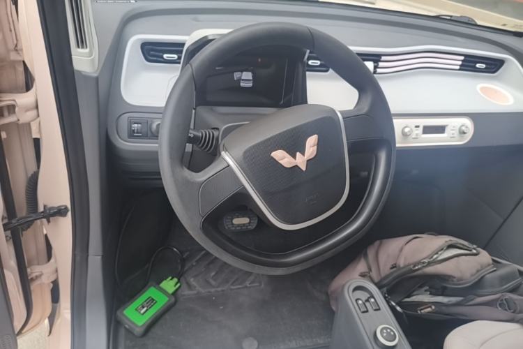 Used Wuling Hongguang MINIEV 2021 Macaron Fashion Model Lithium Iron Phosphate Steering Wheel