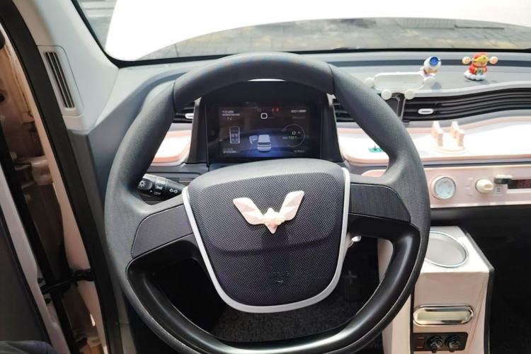 Used Wuling Hongguang MINIEV 2021 Macaron Sandwich Model 170 km Lithium Iron Phosphate Steering Wheel