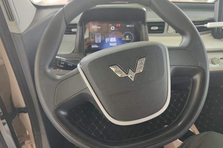 Used Wuling Hongguang MINIEV 2021 Macaron Premium Model – Lithium Iron Phosphate Steering Wheel
