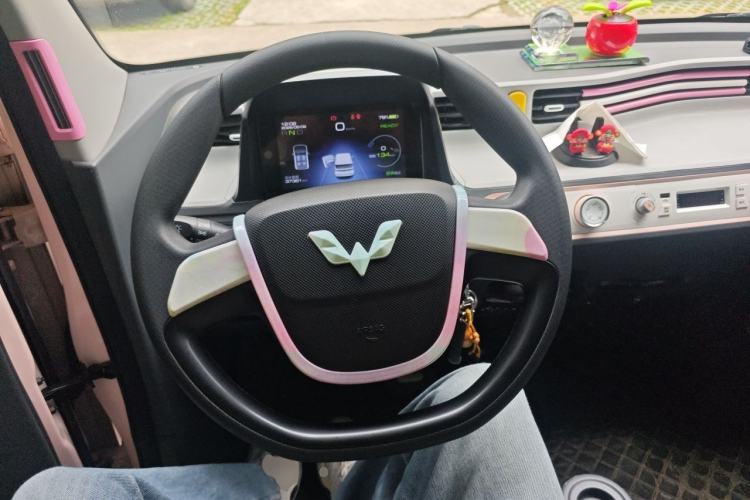Used Wuling Hongguang MINIEV 2021 Macaron Premium Model – Lithium-NMC Steering Wheel
