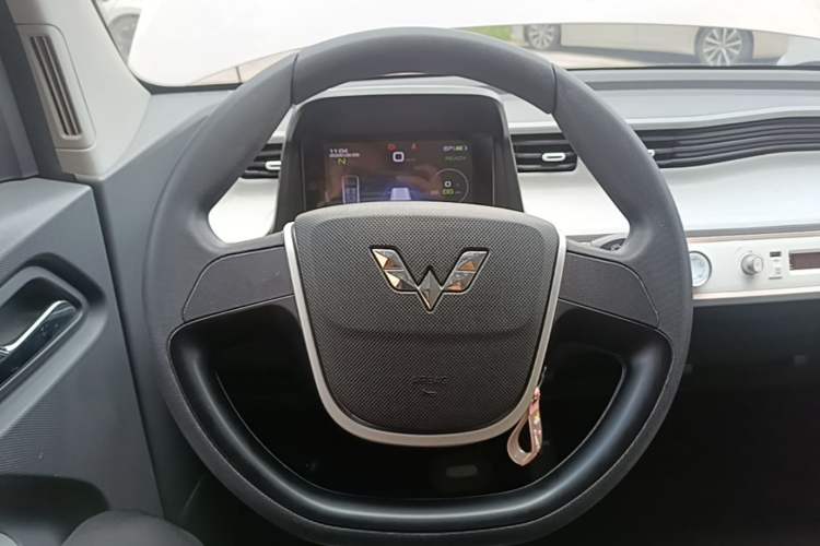 Used Wuling Hongguang MINIEV 2021 Macaron Premium Model – Lithium Iron Phosphate Steering Wheel