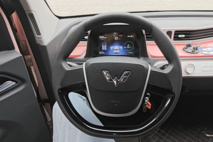 Used Wuling Hongguang MINIEV 2021 Macaron Premium Model – Lithium Iron Phosphate Steering Wheel