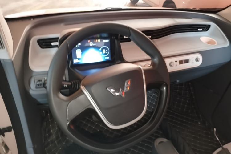 Used Wuling Hongguang MINIEV 2021 Macaron Fashion Edition Lithium-Ion Battery Steering Wheel