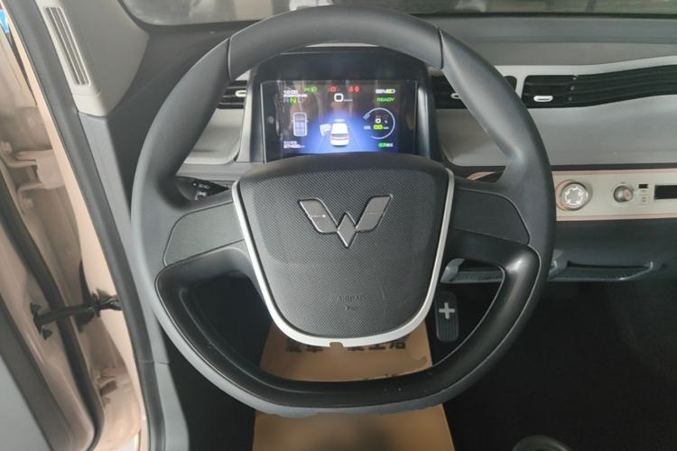 Used Wuling Hongguang MINIEV 2021 Macaron Fashion Edition Lithium-Ion Battery Steering Wheel