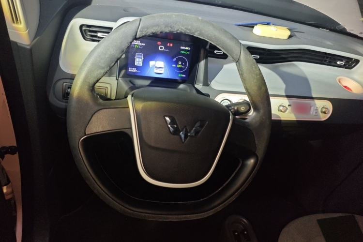 Used Wuling Hongguang MINIEV 2021 Macaron Premium Model – Lithium-NMC Steering Wheel