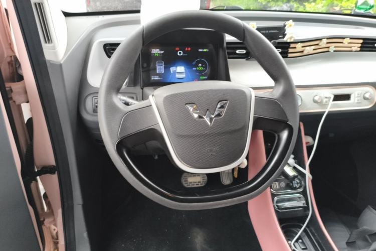 Used Wuling Hongguang MINIEV 2021 Macaron Premium Model – Lithium Iron Phosphate Steering Wheel