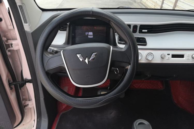 Used Wuling Hongguang MINIEV 2021 Macaron Fashion Model Lithium Iron Phosphate Steering Wheel