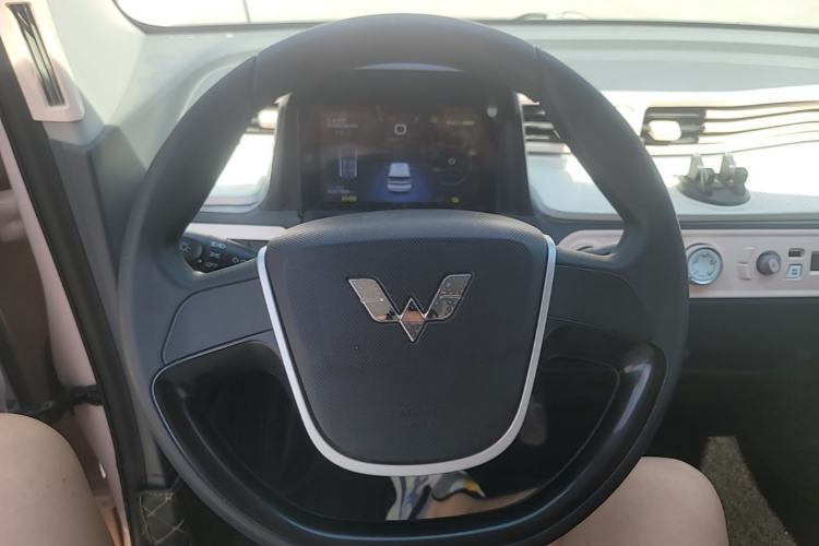 Used Wuling Hongguang MINIEV 2021 Macaron Fashion Edition Lithium-Ion Battery Steering Wheel