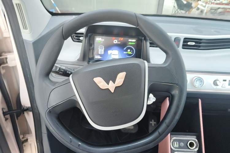 Used Wuling Hongguang MINIEV 2021 Macaron Premium Model – Lithium Iron Phosphate Steering Wheel