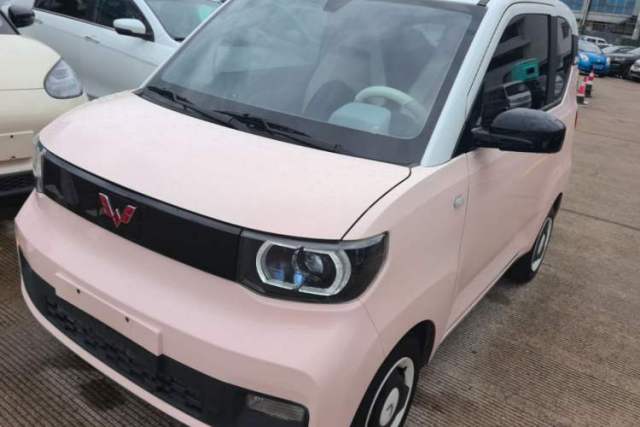 Ojetý Wuling Hongguang MINIEV 2021 Macaron Premium Model – Lithium Iron Phosphate
