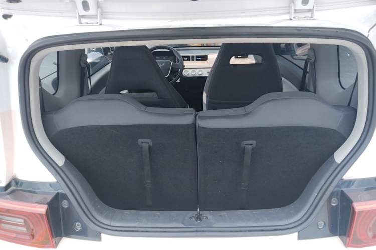 Used Wuling Hongguang MINIEV 2021 Macaron Premium Model – Lithium Iron Phosphate Trunk