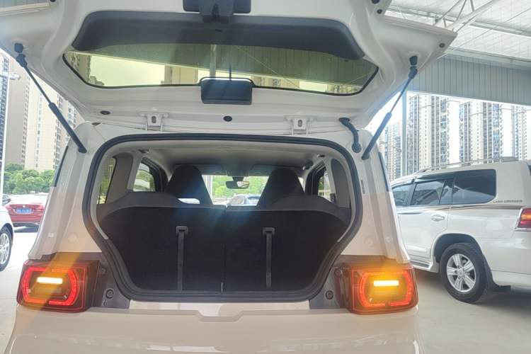 Used Wuling Hongguang MINIEV 2021 Macaron Fashion Model Lithium Iron Phosphate Trunk