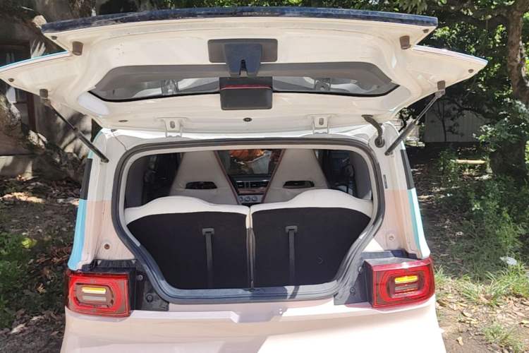 Used Wuling Hongguang MINIEV 2021 Macaron Fashion Model Lithium Iron Phosphate Trunk