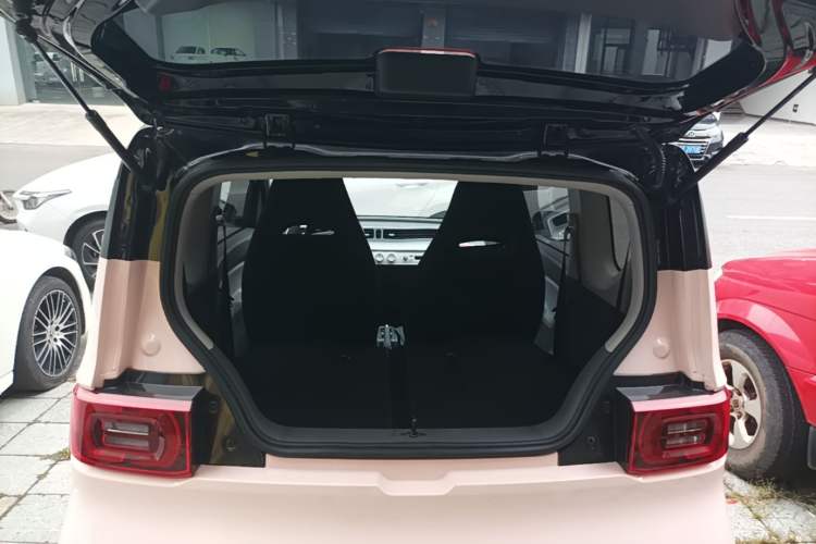 Used Wuling Hongguang MINIEV 2021 Macaron Premium Model – Lithium Iron Phosphate Trunk