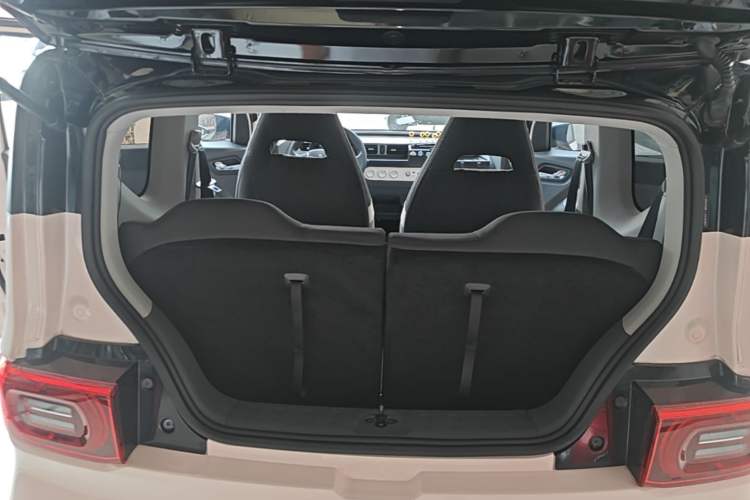 Used Wuling Hongguang MINIEV 2021 Macaron Premium Model – Lithium-NMC Trunk
