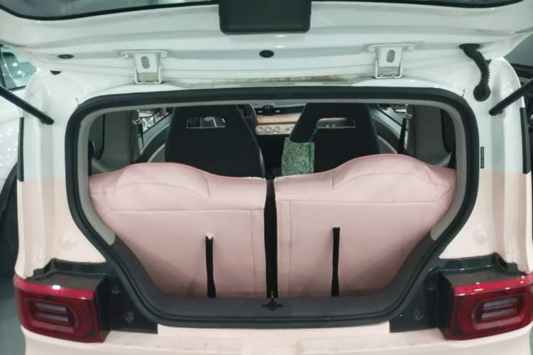 Used Wuling Hongguang MINIEV 2021 Macaron Premium Model – Lithium Iron Phosphate Trunk