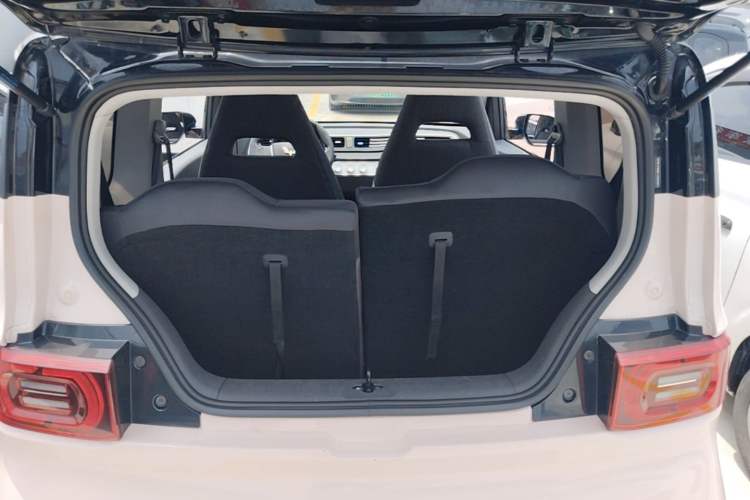 Used Wuling Hongguang MINIEV 2021 Macaron Fashion Model Lithium Iron Phosphate Trunk