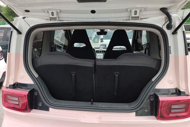 Used Wuling Hongguang MINIEV 2021 Macaron Fashion Model Lithium Iron Phosphate Trunk
