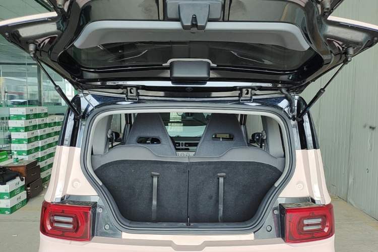Used Wuling Hongguang MINIEV 2021 Macaron Fashion Edition Lithium-Ion Battery Trunk