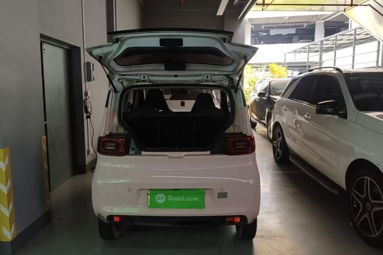 Used Wuling Hongguang MINIEV 2021 Macaron Fashion Model Lithium Iron Phosphate Trunk