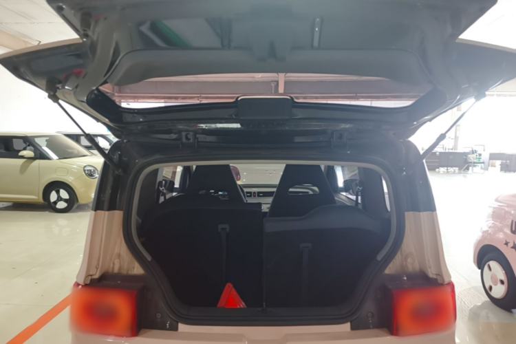 Used Wuling Hongguang MINIEV 2021 Macaron Fashion Model Lithium Iron Phosphate Trunk
