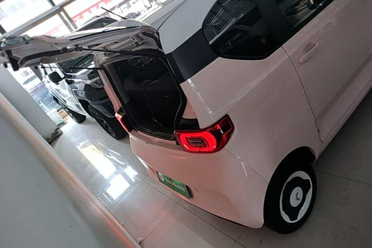 Used Wuling Hongguang MINIEV 2021 Macaron Premium Model – Lithium Iron Phosphate Trunk
