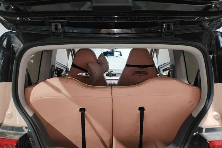 Used Wuling Hongguang MINIEV 2021 Macaron Premium Model – Lithium Iron Phosphate Trunk