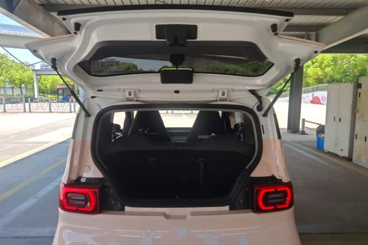 Used Wuling Hongguang MINIEV 2021 Macaron Premium Model – Lithium Iron Phosphate Trunk