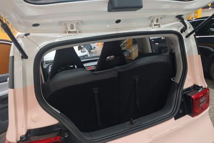 Used Wuling Hongguang MINIEV 2021 Macaron Fashion Model Lithium Iron Phosphate Trunk