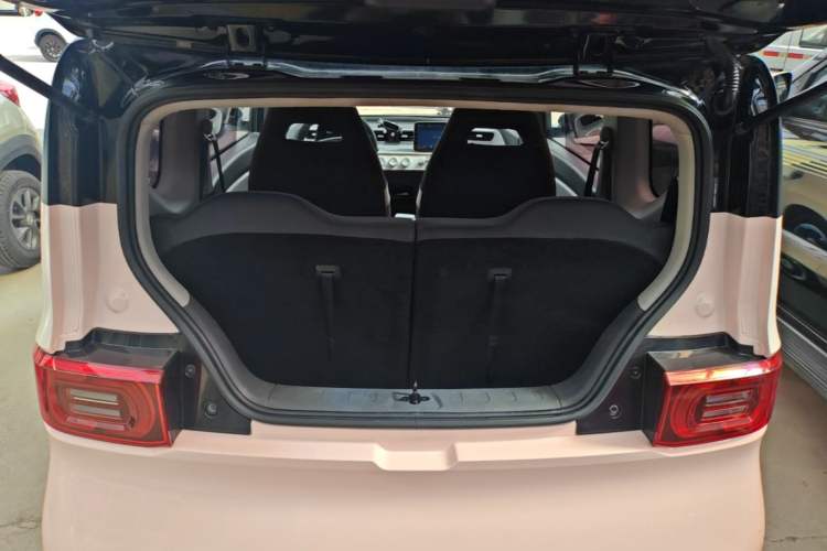 Used Wuling Hongguang MINIEV 2021 Macaron Fashion Model Lithium Iron Phosphate Trunk