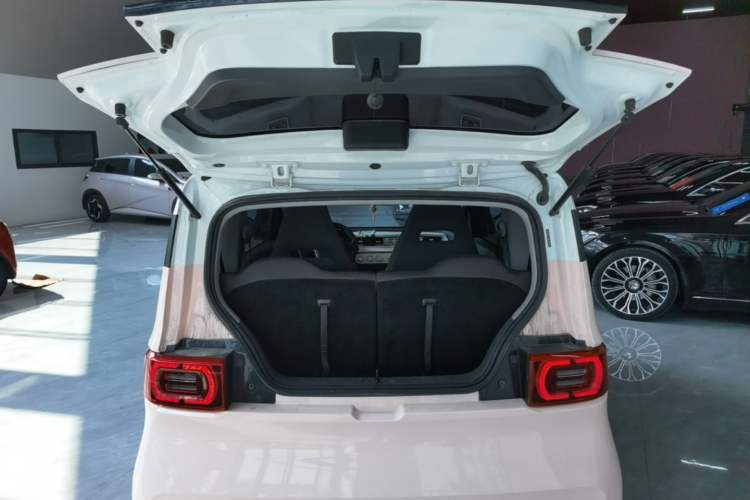 Used Wuling Hongguang MINIEV 2021 Macaron Premium Model – Lithium Iron Phosphate Trunk